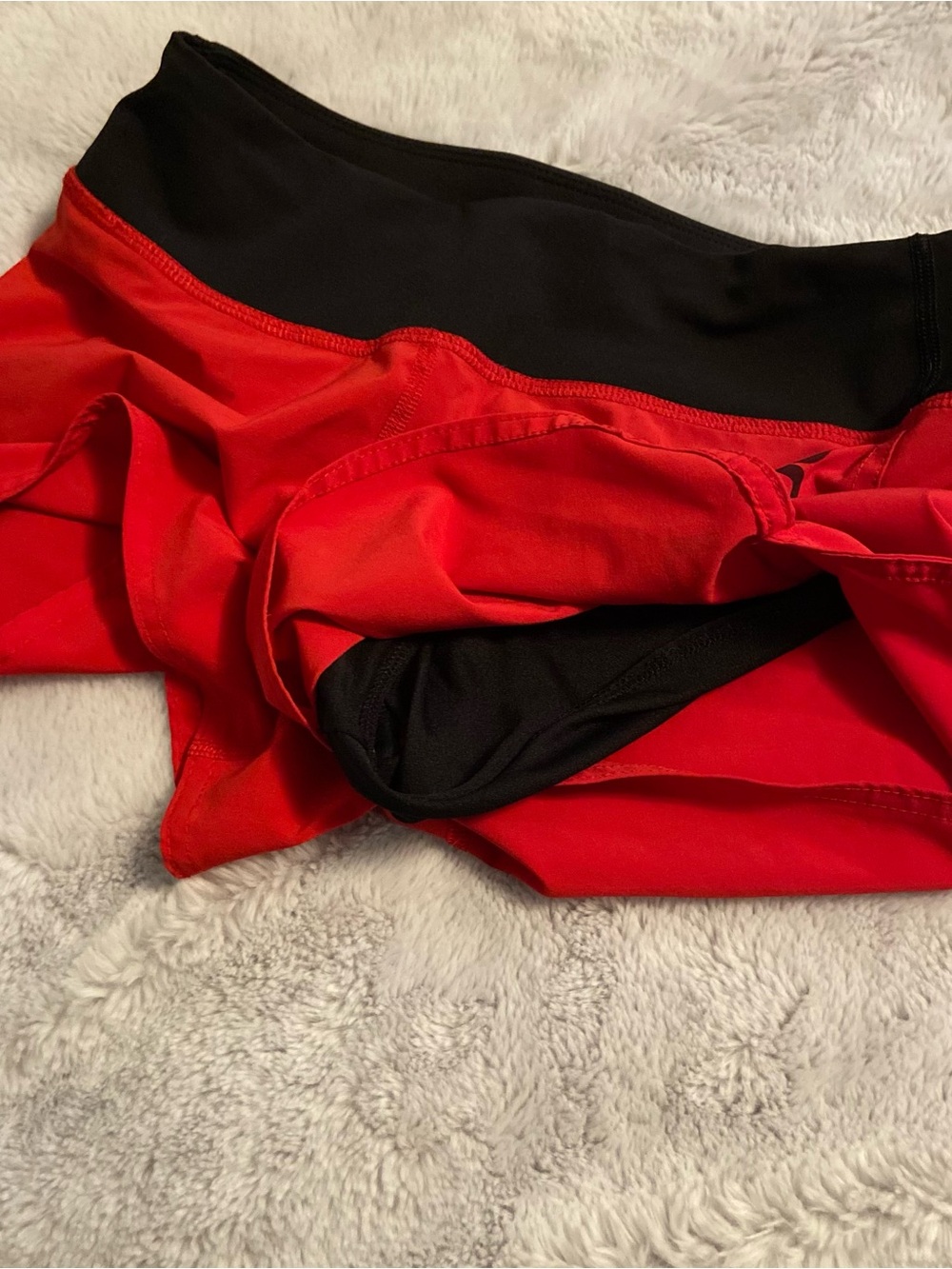 Rogue Women's 4" Runner Shorts RED size Medium - Picture 4 of 4